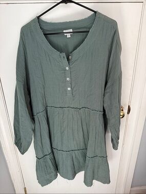 Relaxed Peasant Tunic Top in Sage Green